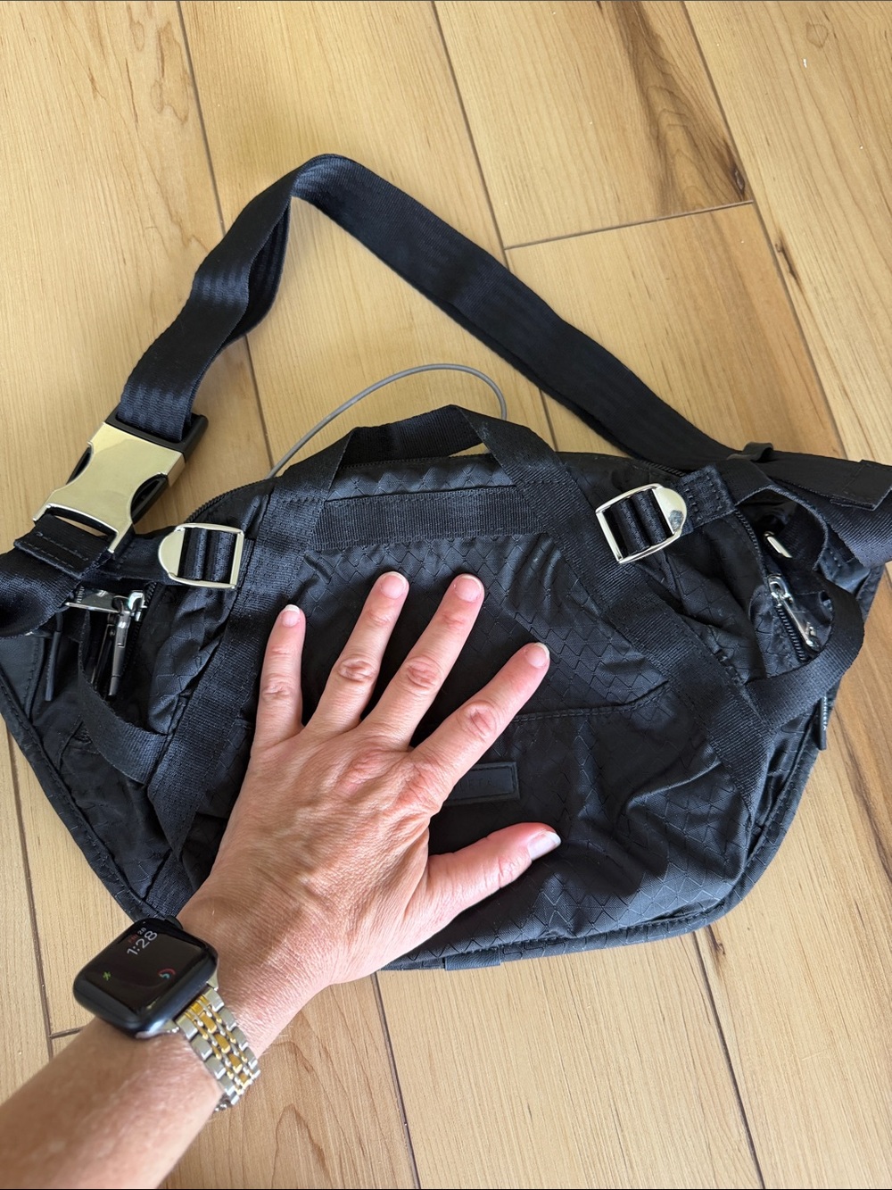 Athleta Belt Bag/ Crossbody Bag Black - Picture 9 of 9